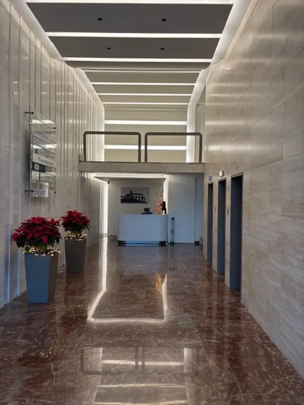 300 m² Commercial Space for Sale in Piraeus, Athens — photo 2