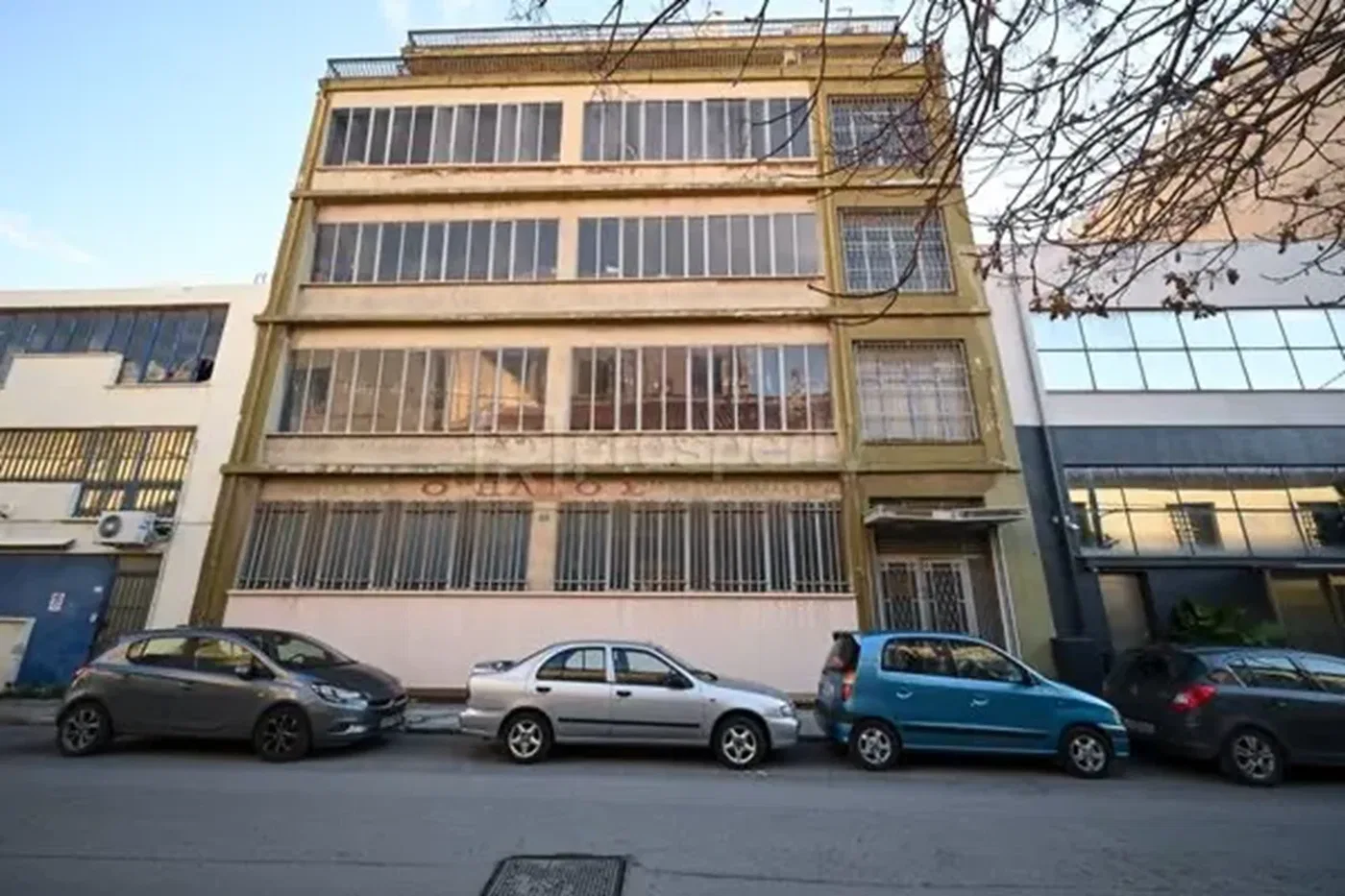 1200 m² Commercial Space for Sale in Piraeus, Athens