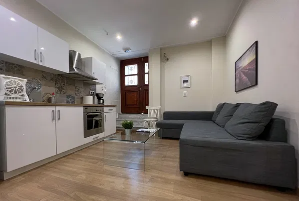 640 m² Building for Sale in Center Athens, Athens Center — photo 2