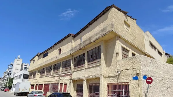Building for Sale in Piraeus, Athens