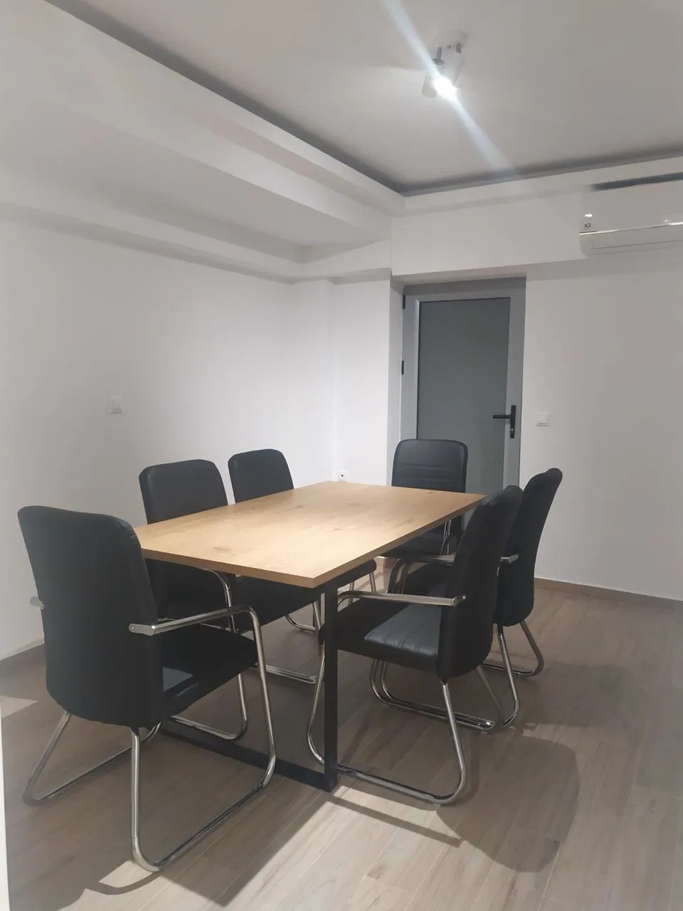 62 m² Two-Bedroom Renovated Apartment for Sale in Kolonaki - Lycabettus, Athens Center