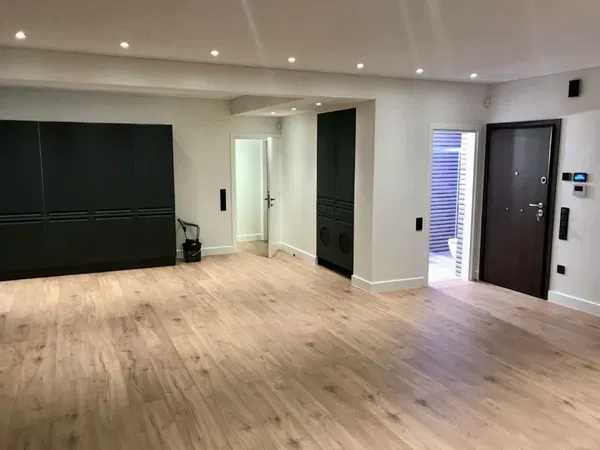 120 m² Apartment with Three Bedrooms for Sale in Glyfada, Athens Southern suburbs — photo 4
