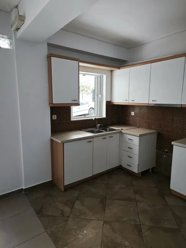 58 m² Apartment with One Bedrooms for Sale in Keratsini, Piraeus Suburbs — photo 4