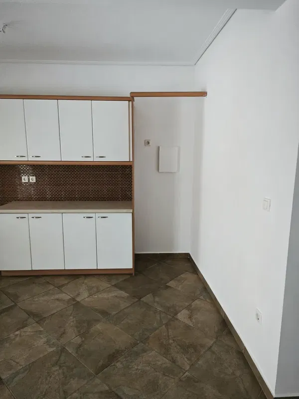 58 m² Apartment with One Bedrooms for Sale in Keratsini, Piraeus Suburbs — photo 3