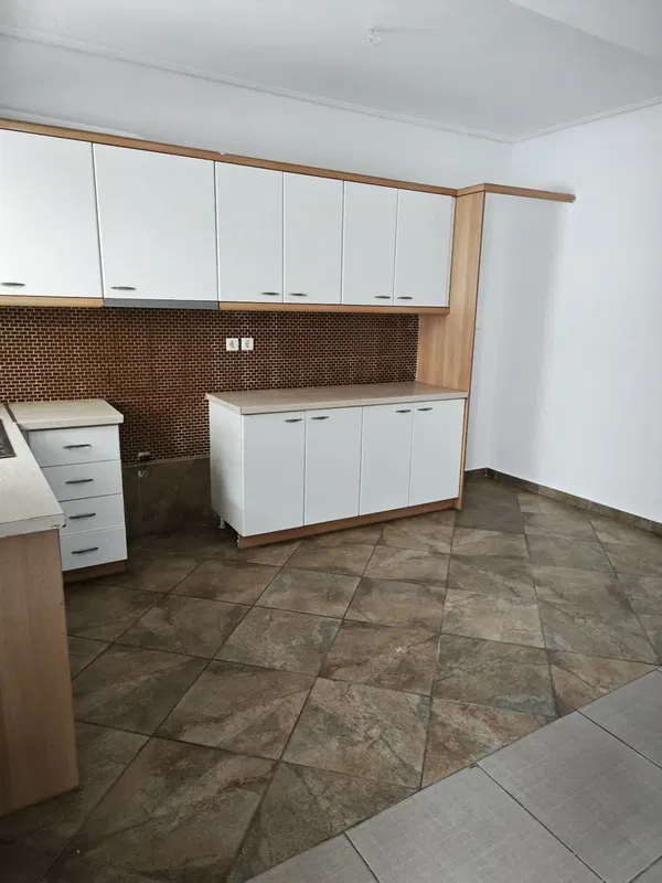 58 m² Apartment with One Bedrooms for Sale in Keratsini, Piraeus Suburbs — photo 5