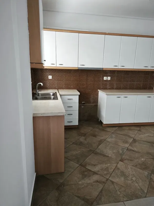 58 m² Apartment with One Bedrooms for Sale in Keratsini, Piraeus Suburbs — photo 2