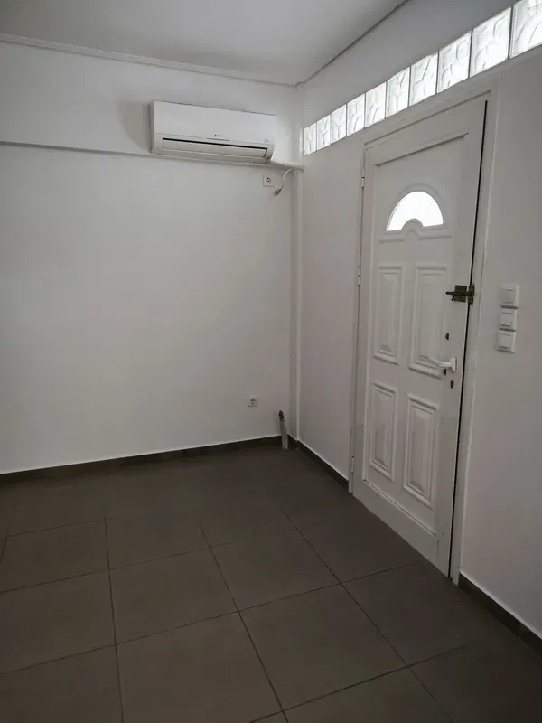 58 m² Apartment with One Bedrooms for Sale in Keratsini, Piraeus Suburbs