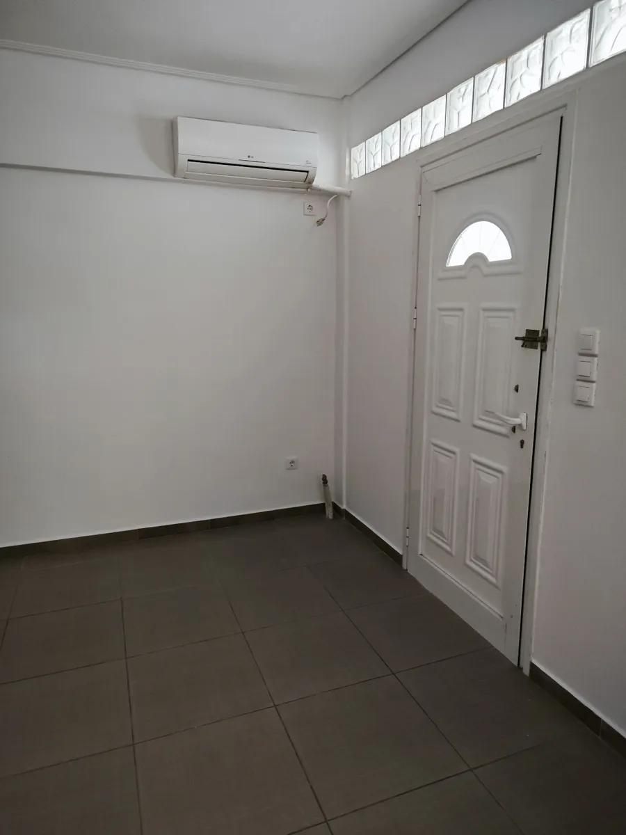 58 m² Apartment with One Bedrooms for Sale in Keratsini, Piraeus Suburbs
