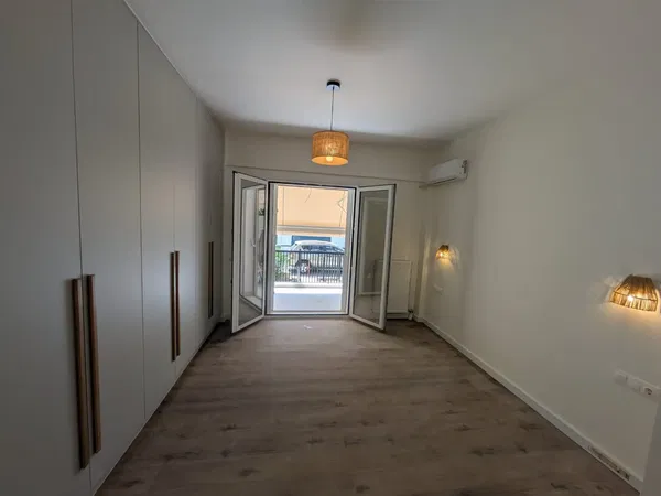 83 m² Two-Bedroom Apartment for Sale in Alimos, Athens Southern suburbs — photo 3