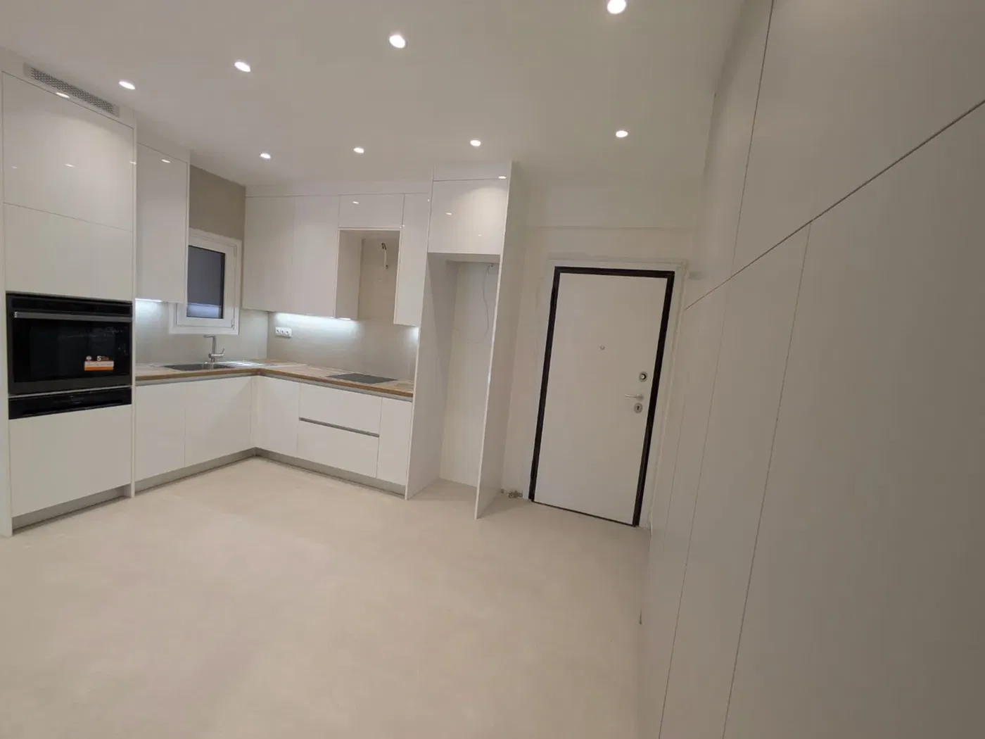 83 m² Two-Bedroom Apartment for Sale in Alimos, Athens Southern suburbs