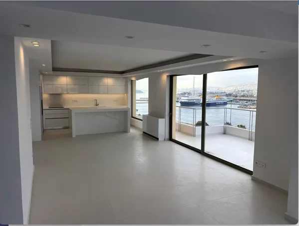 Sea-View Three-Bedroom Apartment for Sale in Piraeus, Athens — photo 5