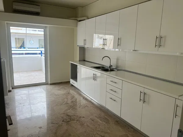 Sea View Three-Bedroom Apartment for Sale in Piraeus, Athens — photo 5