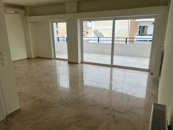 Sea View Three-Bedroom Apartment for Sale in Piraeus, Athens — photo 2