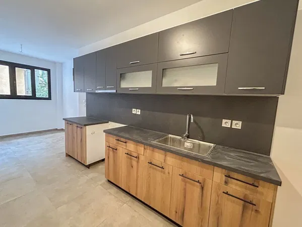 100 m² Two-Bedroom Apartment for Sale in Neos Kosmos, Athens Center — photo 4
