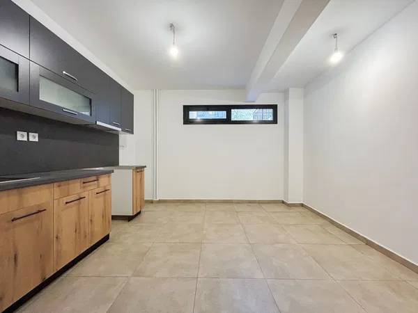 100 m² Two-Bedroom Apartment for Sale in Neos Kosmos, Athens Center — photo 3