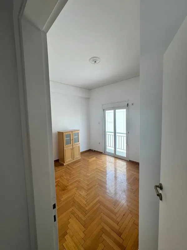 93 m² Two-Bedroom Apartment for Sale in Vyronas, Athens Eastern Suburbs — photo 3