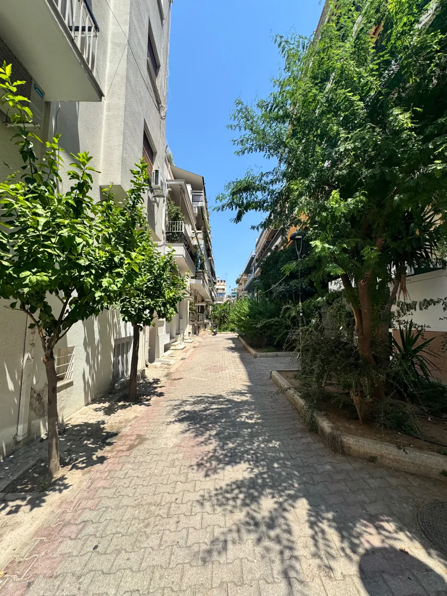 93 m² Two-Bedroom Apartment for Sale in Vyronas, Athens Eastern Suburbs