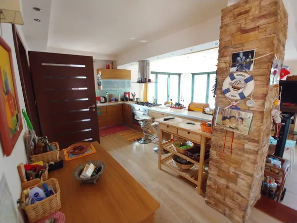 275 m² Four-Bedroom Villa for Sale in Marathonas, Athens Eastern Suburbs — photo 4