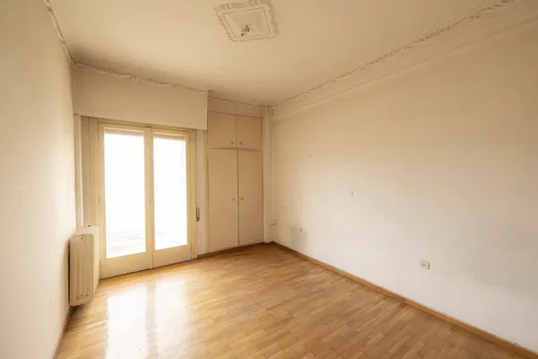 77 m² Apartment with Two Bedrooms for Sale in Piraeus, Athens — photo 2