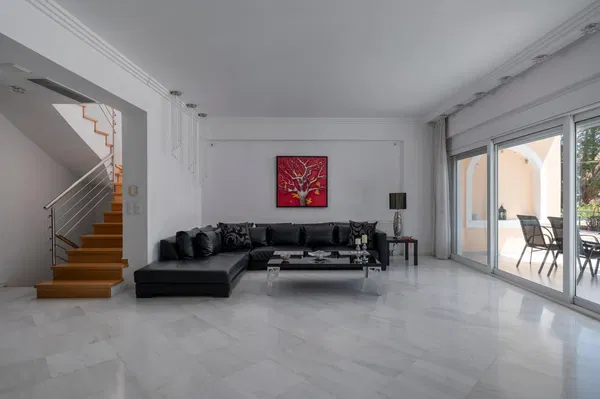 385 m² Villa with Four Bedrooms for Sale in Kifisia, Athens Northern suburbs — photo 5