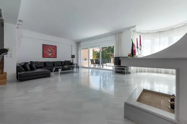385 m² Villa with Four Bedrooms for Sale in Kifisia, Athens Northern suburbs — photo 3