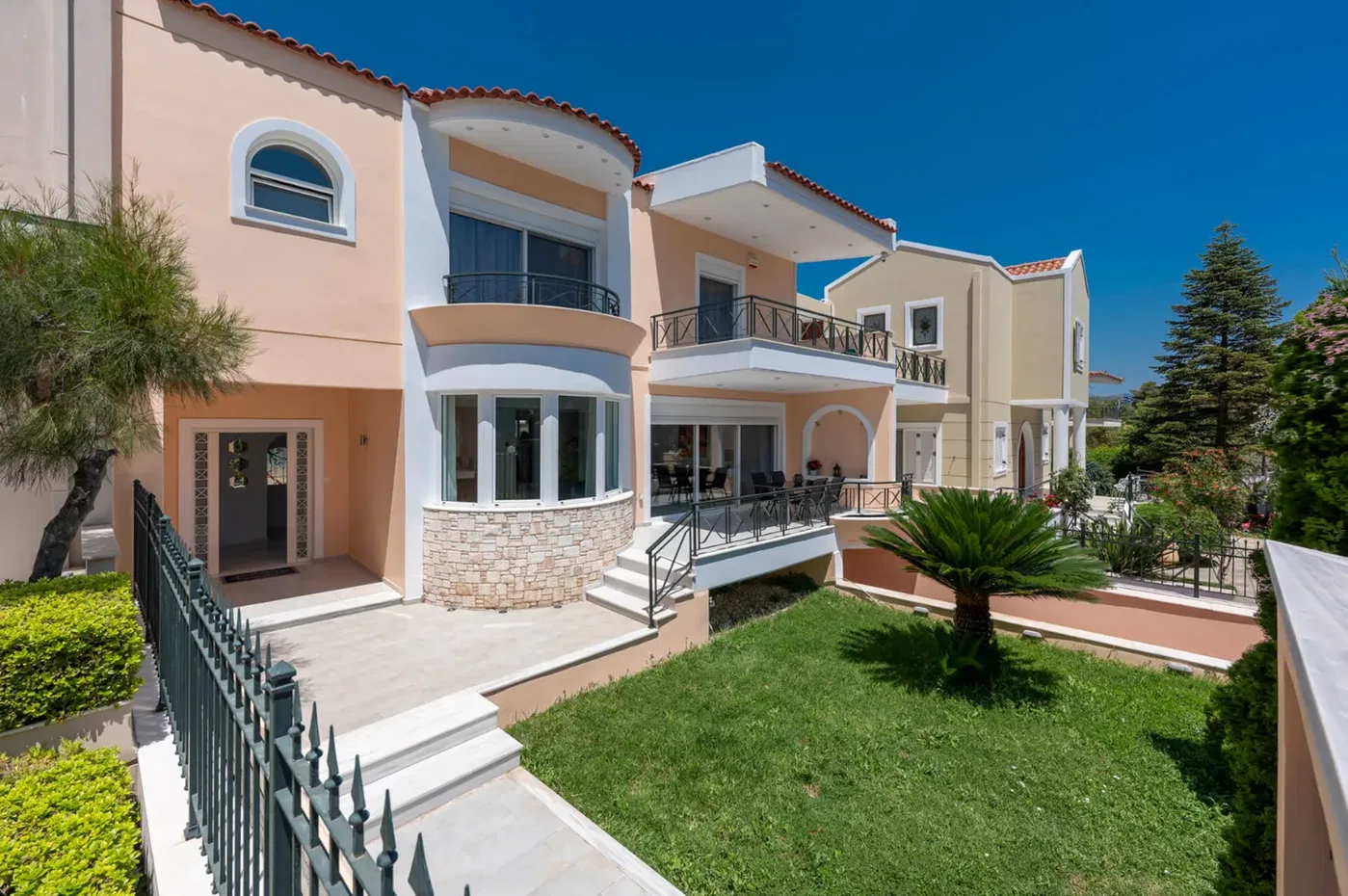 385 m² Villa with Four Bedrooms for Sale in Kifisia, Athens Northern suburbs