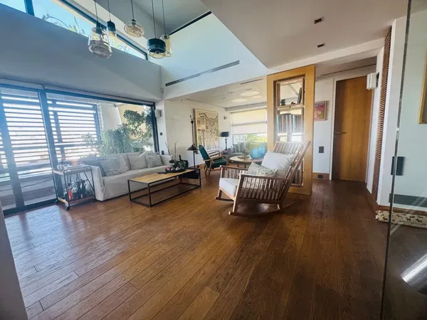 151 m² Three-Bedroom Apartment for Sale in Palaio Faliro, Piraeus — photo 2