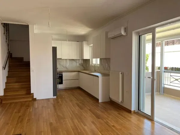 115 m² Renovated Three-Bedroom Apartment for Sale in Kallithea, Athens Southern suburbs — photo 4