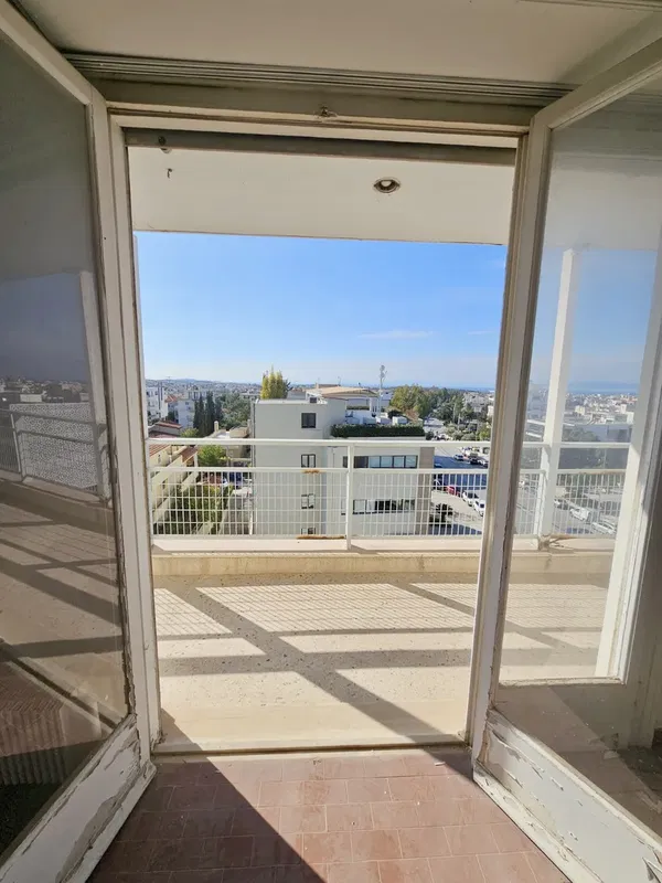 74 m² Two-Bedroom Sea-View Apartment for Sale in Glyfada, Athens Southern suburbs — photo 4