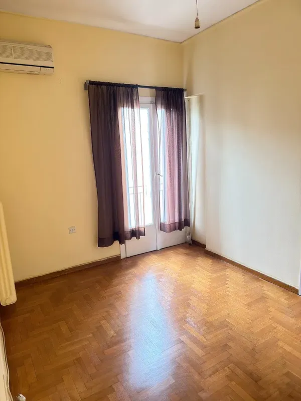 70 m² Three-Bedroom Apartment for Sale in Exarchia - Neapoli, Athens Center — photo 4
