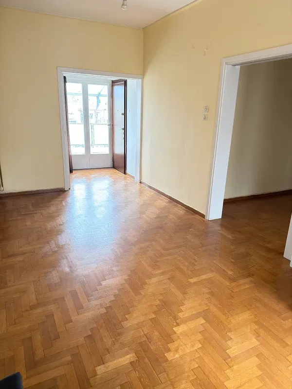 70 m² Three-Bedroom Apartment for Sale in Exarchia - Neapoli, Athens Center — photo 3