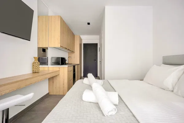 Renovated 100 m² Apartment with Four Bedrooms for Sale in Center Athens, Athens Center — photo 5