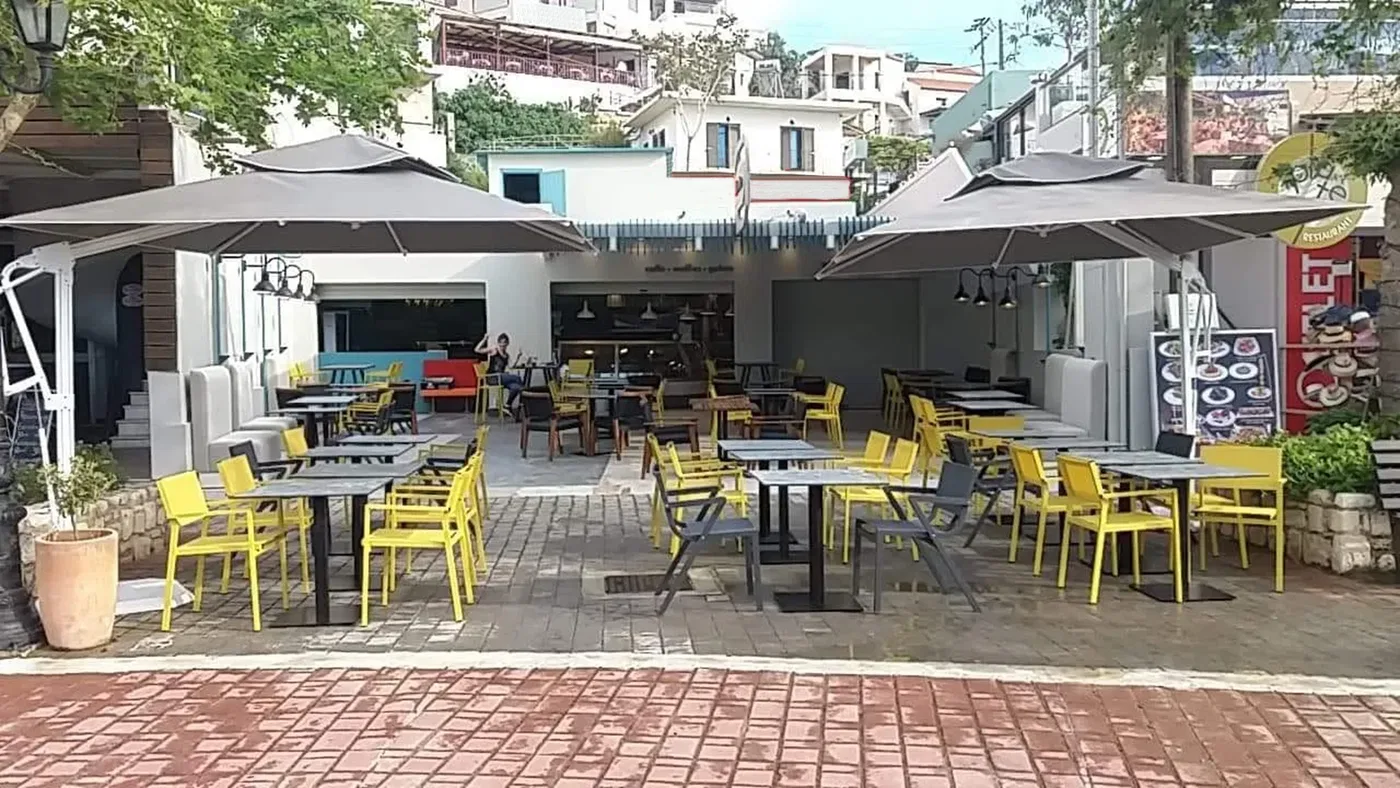 300 m² Business for Sale in Platanias, Chania