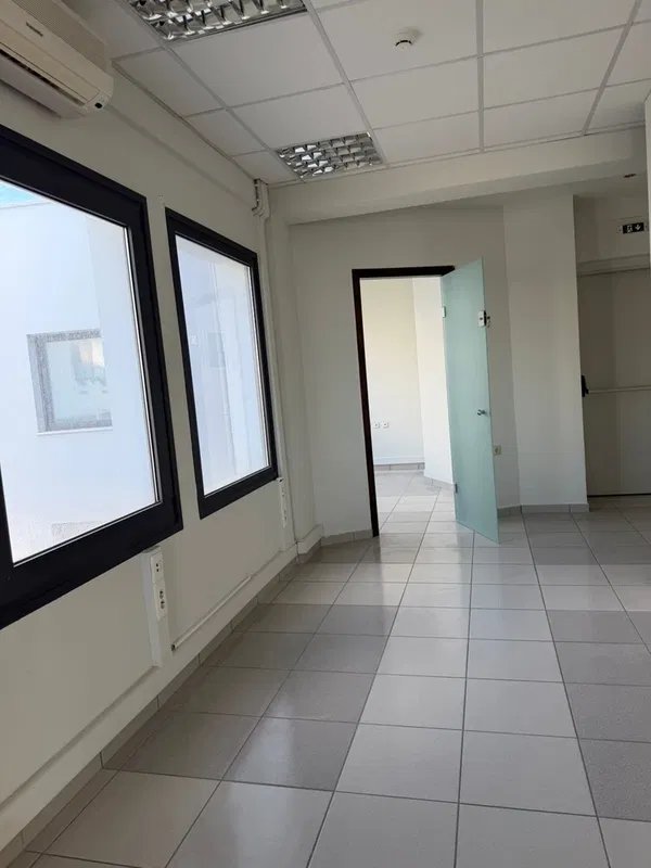 200 m² Commercial Space for Rent in Chania — photo 4