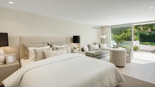 712 m² Six-Bedroom Villa for Sale in Marbella, Spain — photo 5