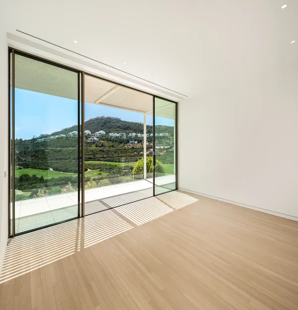 752 m² Five-Bedroom Villa for Sale in Marbella, Spain — photo 5