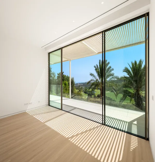 752 m² Five-Bedroom Villa for Sale in Marbella, Spain — photo 4