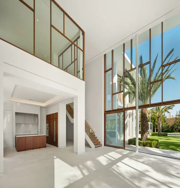 795 m² Six-Bedroom Villa for Sale in Marbella, Spain — photo 2