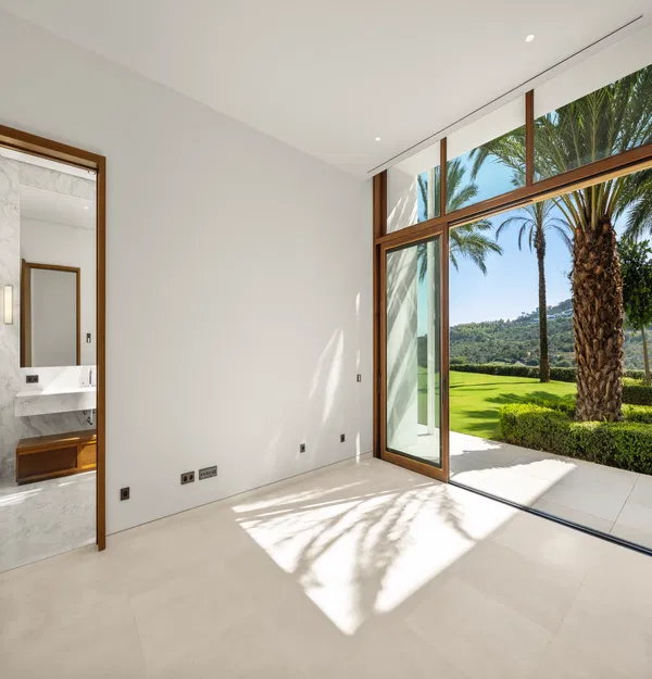 795 m² Six-Bedroom Villa for Sale in Marbella, Spain — photo 5