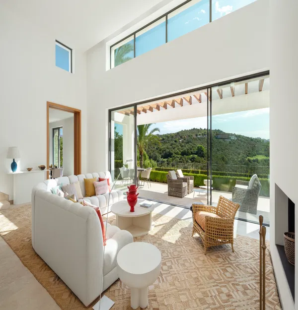 778 m² Six-Bedroom Villa for Sale in Marbella, Spain — photo 4