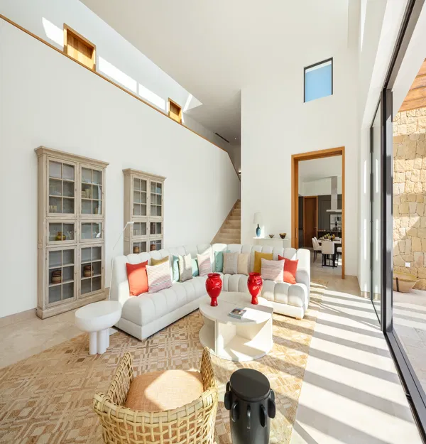 778 m² Six-Bedroom Villa for Sale in Marbella, Spain — photo 3