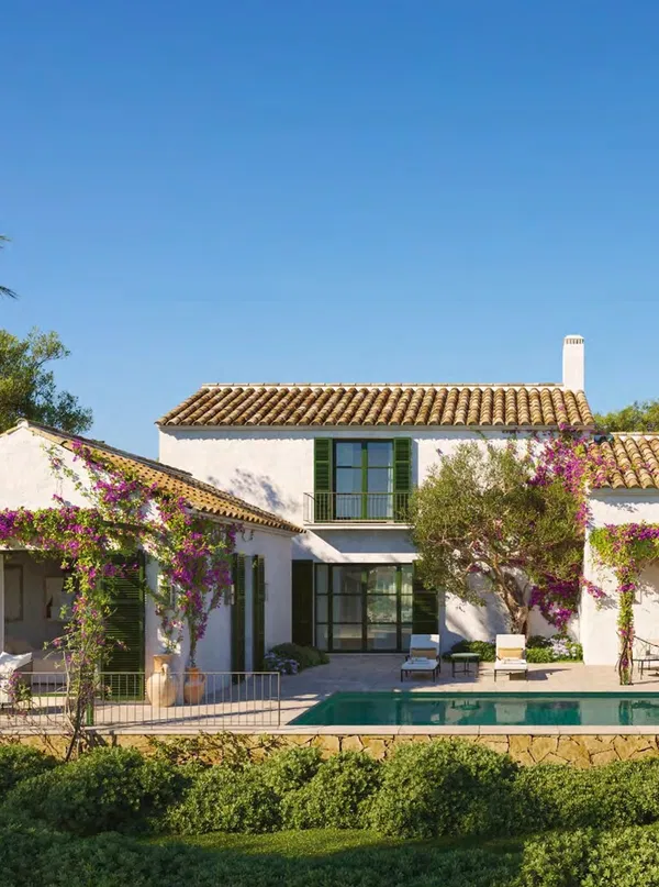 370 m² Three-Bedroom Villa for Sale in Marbella, Spain