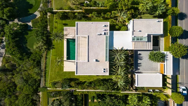 715 m² Five-Bedroom Villa for Sale in Marbella, Spain — photo 4