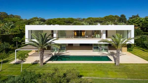 715 m² Five-Bedroom Villa for Sale in Marbella, Spain — photo 5