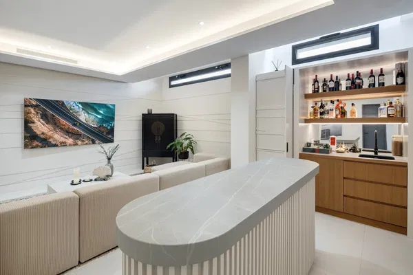 404 m² Five-Bedroom Villa for Sale in Marbella, Spain — photo 5