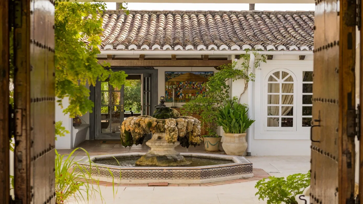 520 m² Villa with Six Bedrooms for Sale in Marbella, Spain