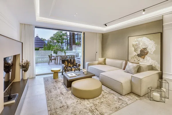 120 m² Three-Bedroom Villa for Sale in Marbella, Spain — photo 4