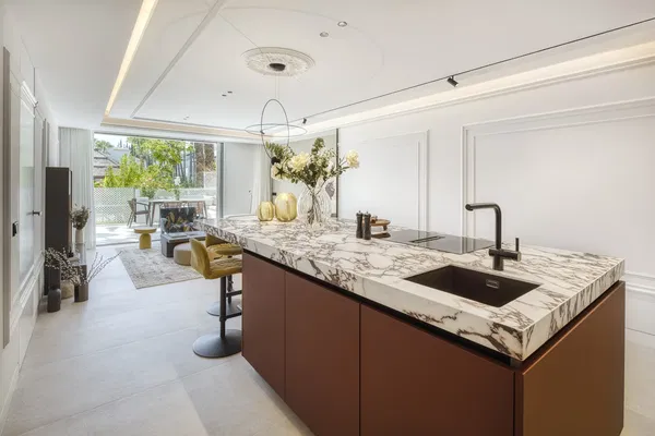 120 m² Three-Bedroom Villa for Sale in Marbella, Spain — photo 2