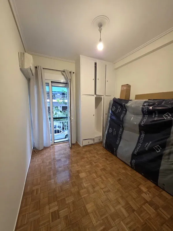 50 m² Apartment with One Bedrooms for Sale in Piraeus, Athens — photo 2