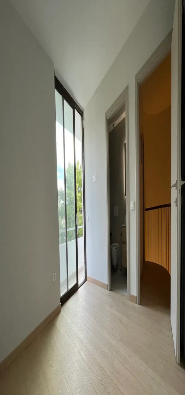 160 m² Apartment with Three Bedrooms for Sale in Voula, Athens Southern suburbs — photo 2
